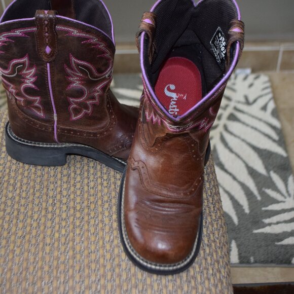 Justin Gypsy Round Toed Boot - Picture 3 of 7